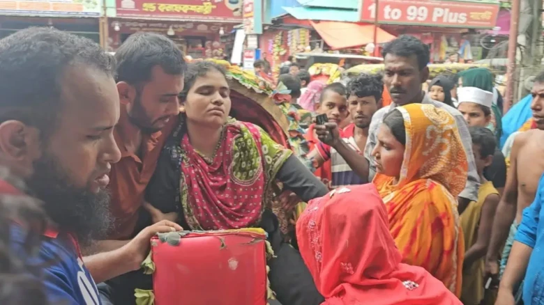 গাজীপুরে শ্রমিক মৃত্যুর পর সেই কারখানায় অর্ধশত শ্রমিক অসুস্থ